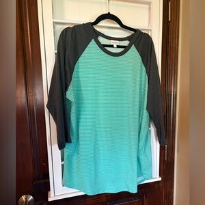 LulaRoe 2x Mint and Gray Randy Baseball Style Shirt